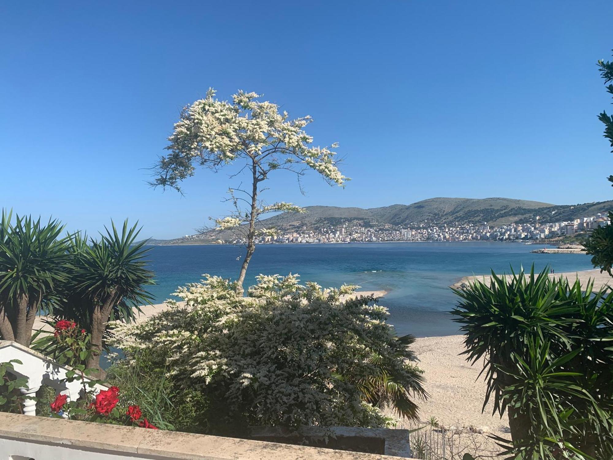 Hotel Dodona Sarandë Eksteriør billede