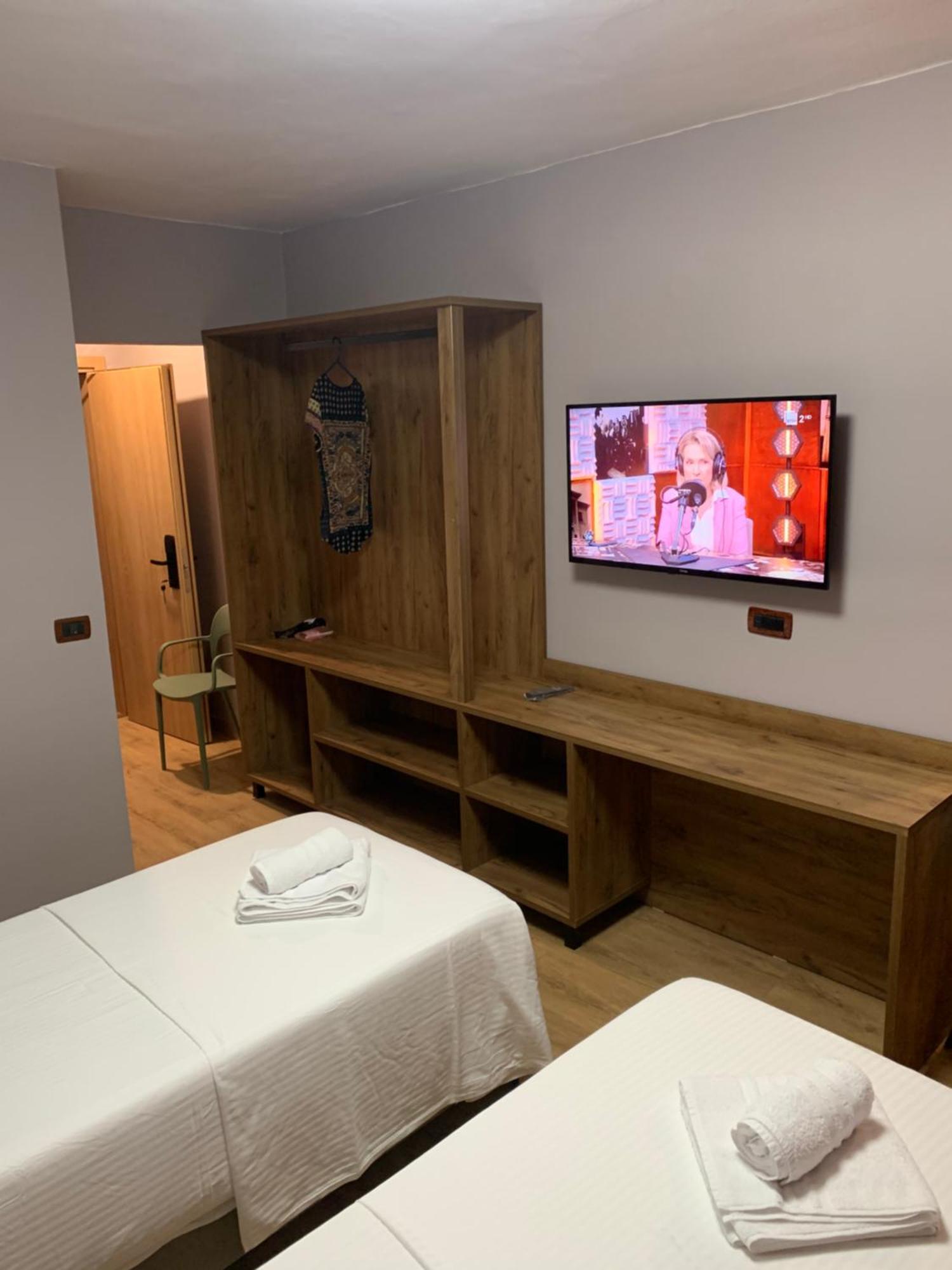 Hotel Dodona Sarandë Eksteriør billede
