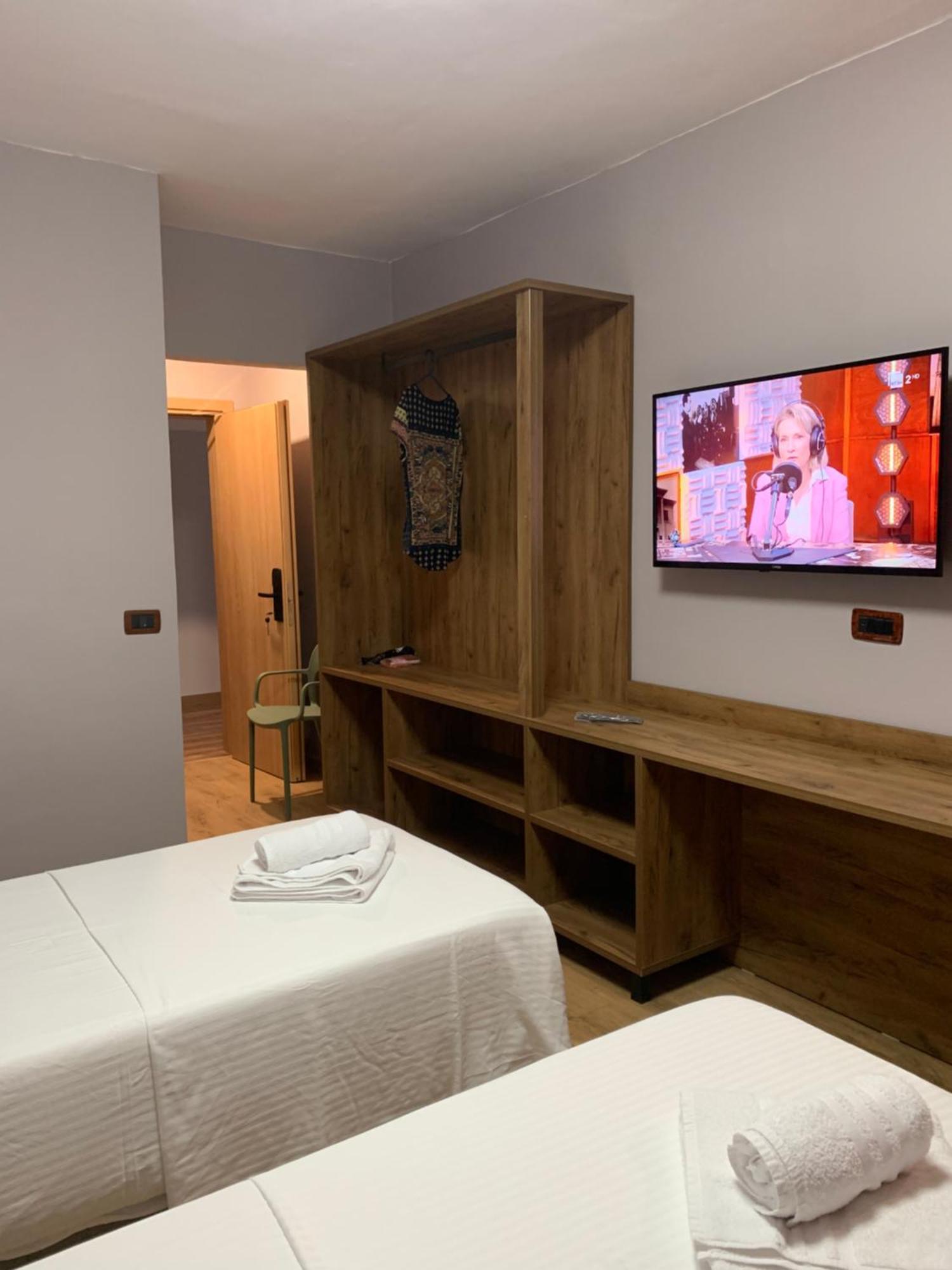 Hotel Dodona Sarandë Eksteriør billede