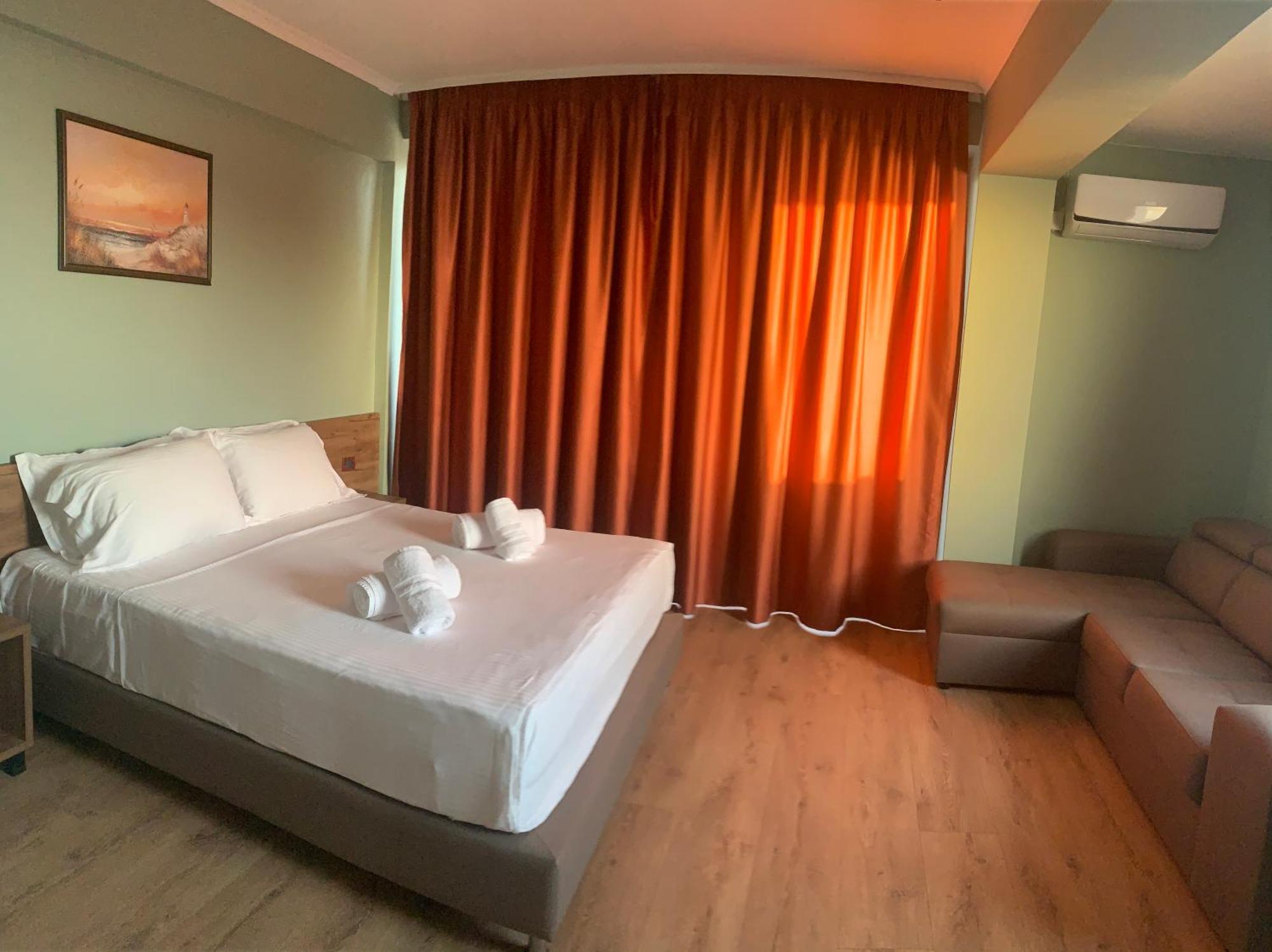 Hotel Dodona Sarandë Eksteriør billede
