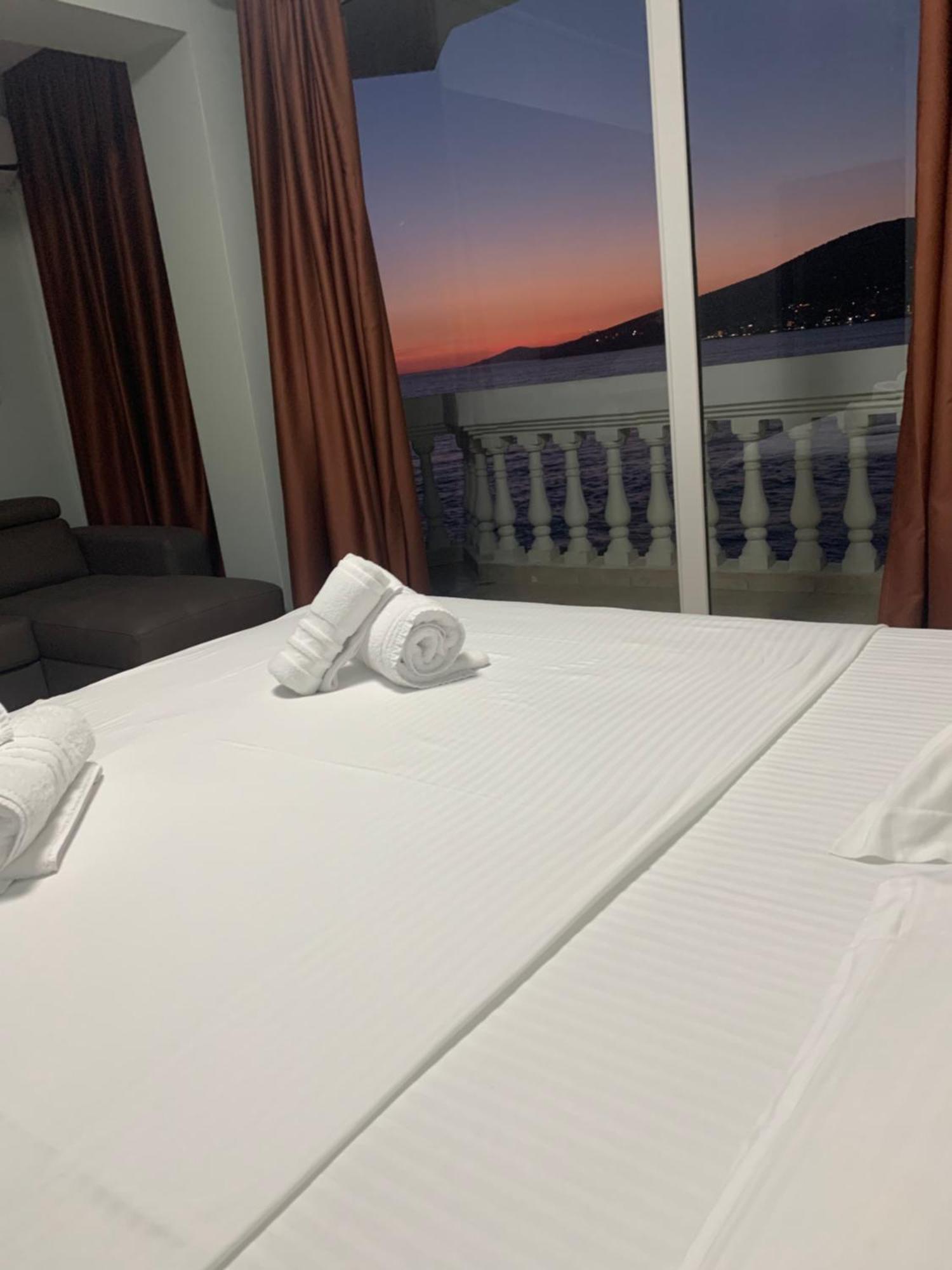 Hotel Dodona Sarandë Eksteriør billede