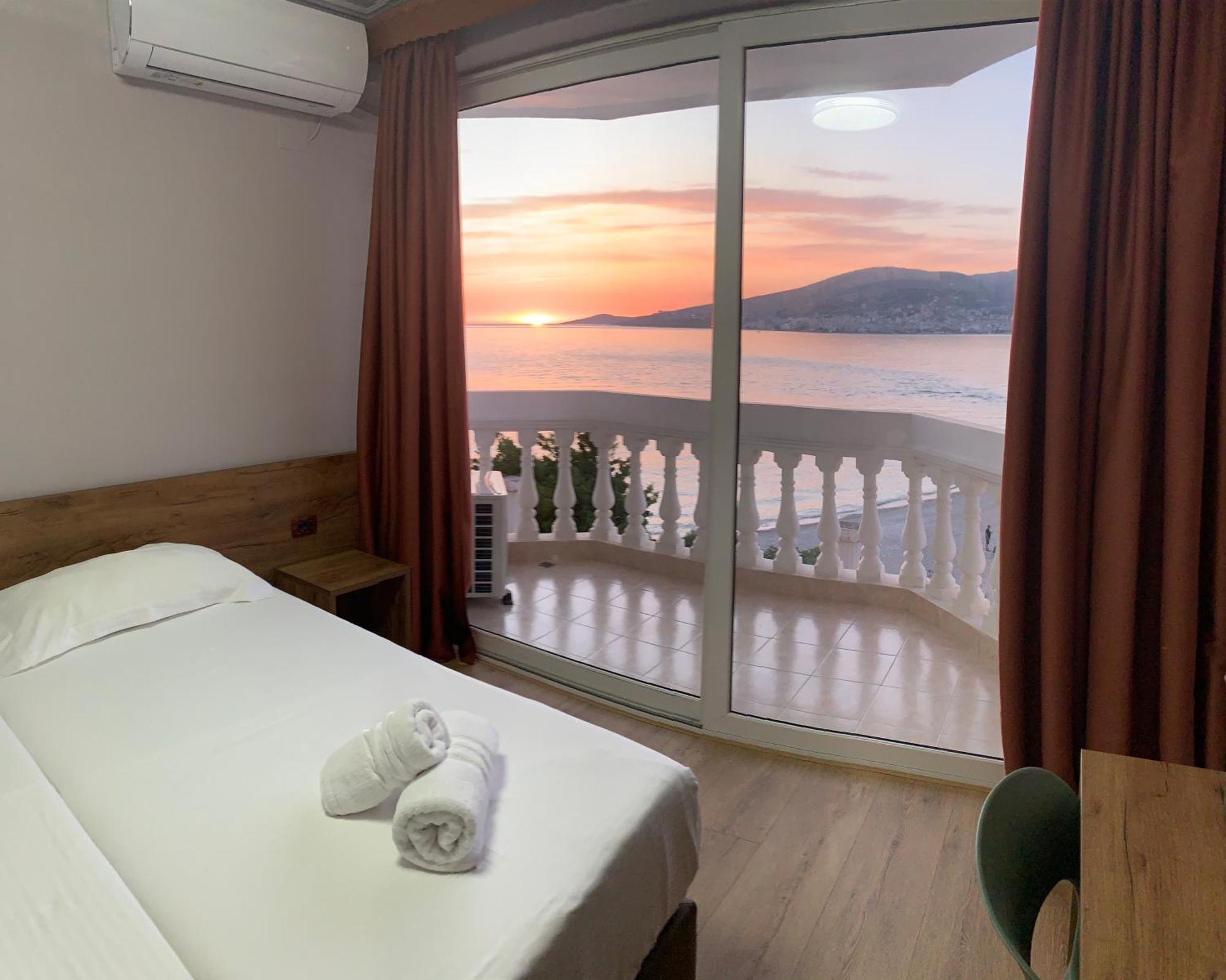 Hotel Dodona Sarandë Eksteriør billede