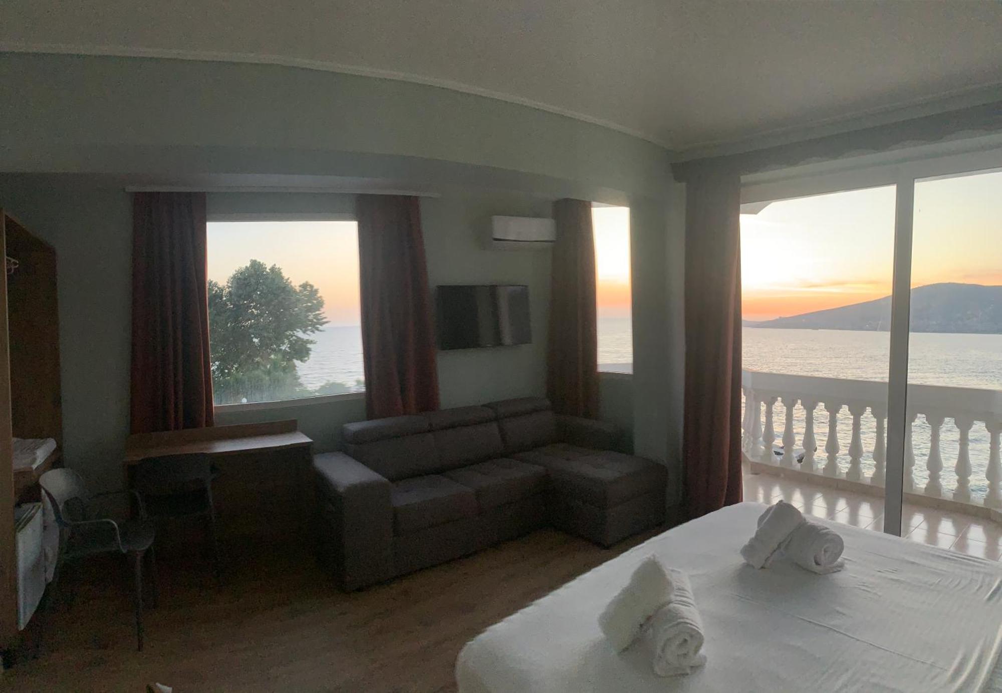 Hotel Dodona Sarandë Eksteriør billede