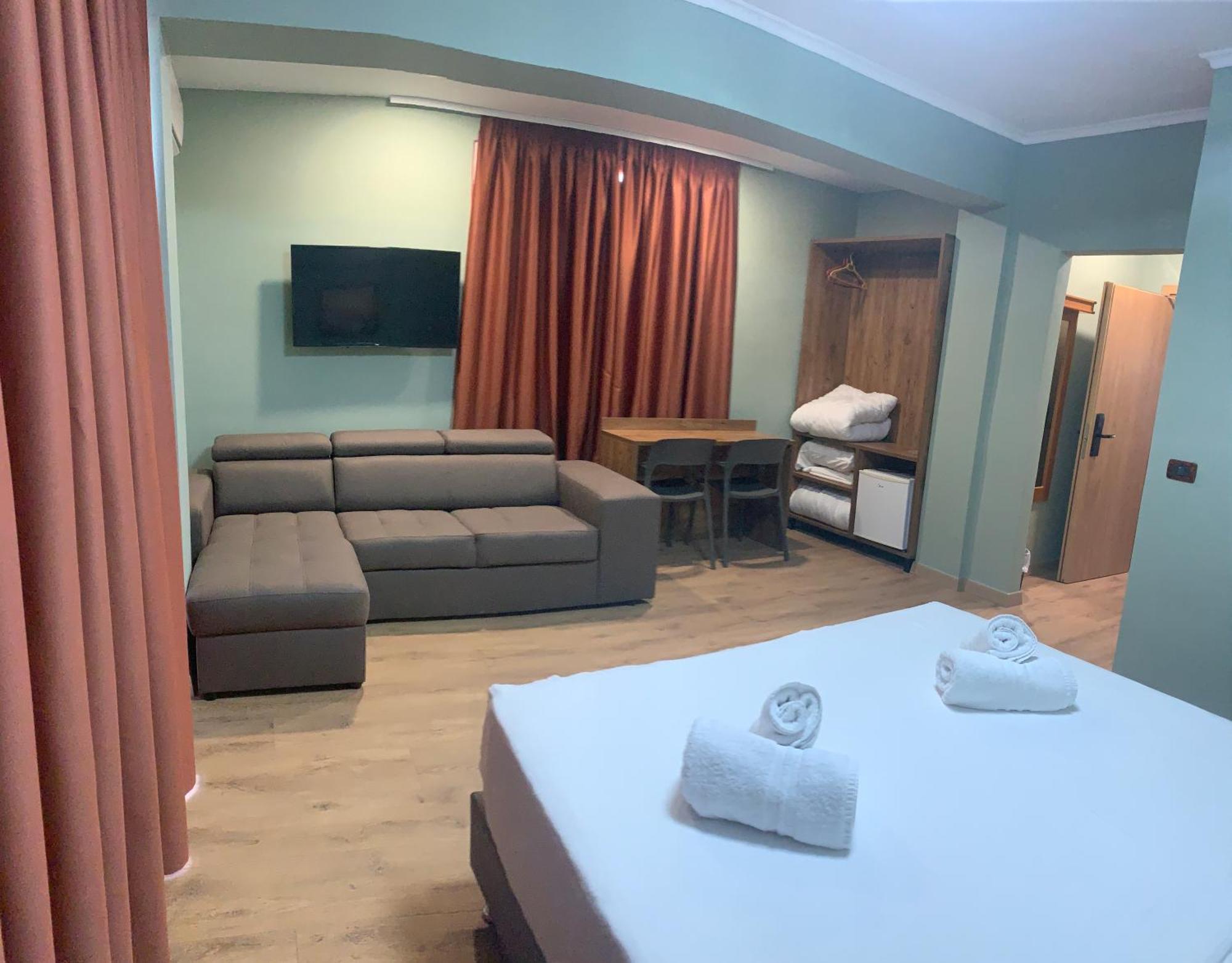 Hotel Dodona Sarandë Eksteriør billede