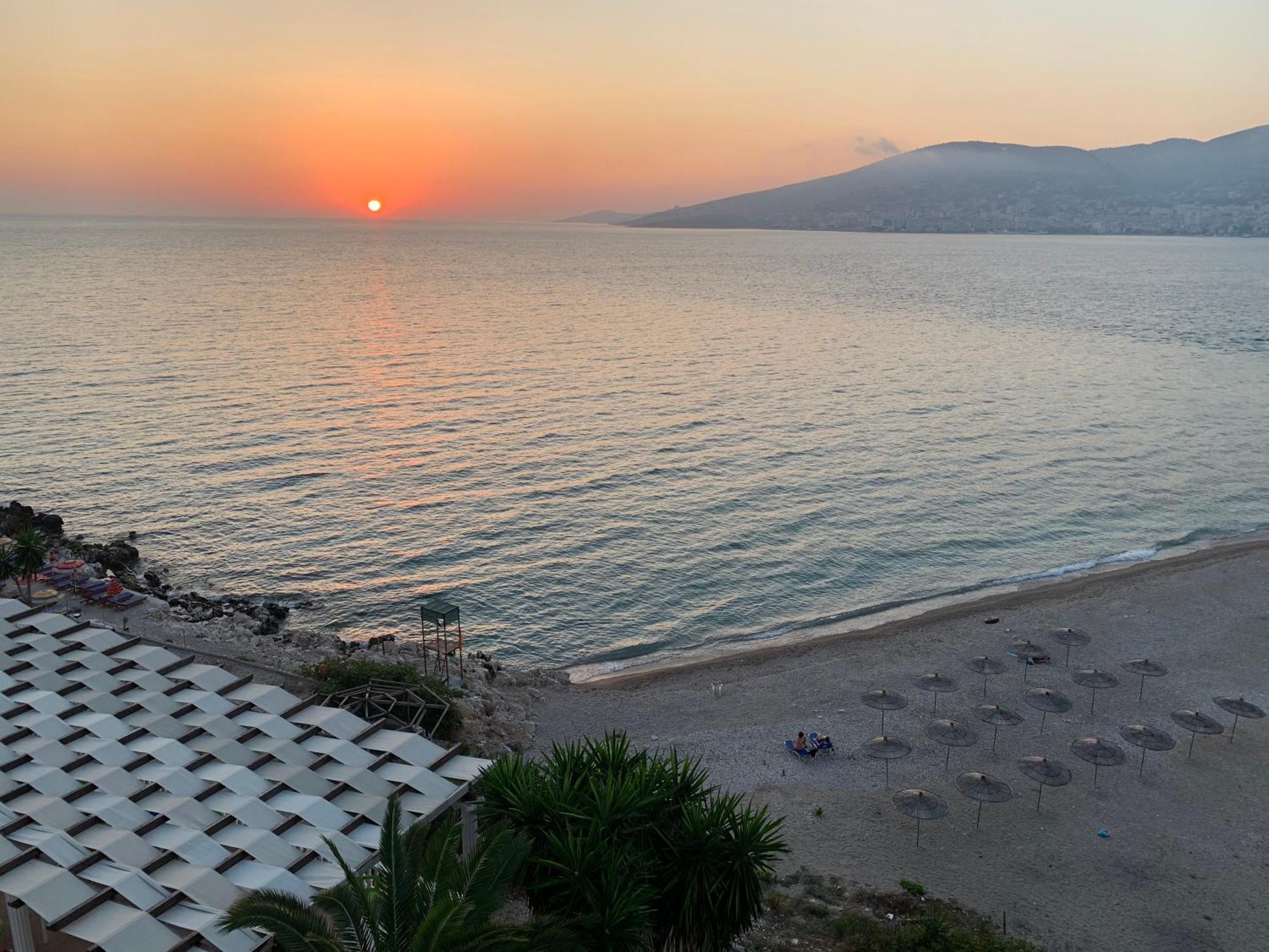 Hotel Dodona Sarandë Eksteriør billede